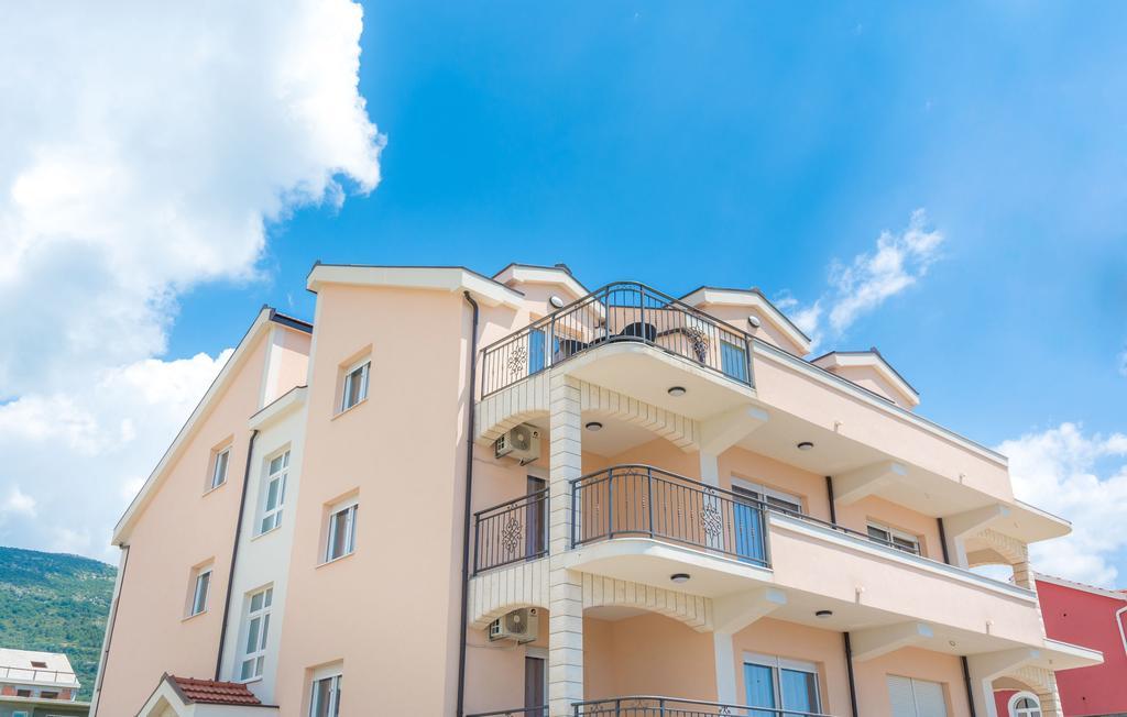 Villa Apartments Kordic Kaštela Екстериор снимка