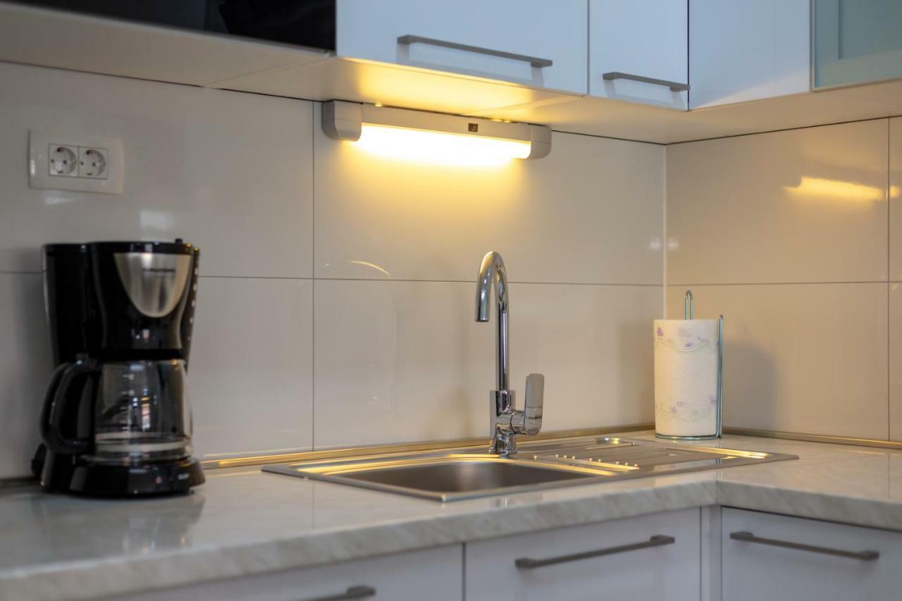Villa Apartments Kordic Kaštela Екстериор снимка