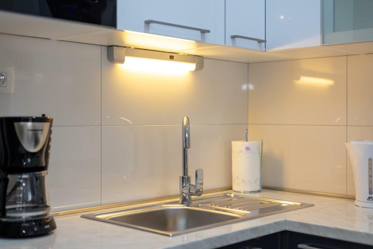 Villa Apartments Kordic Kaštela Екстериор снимка