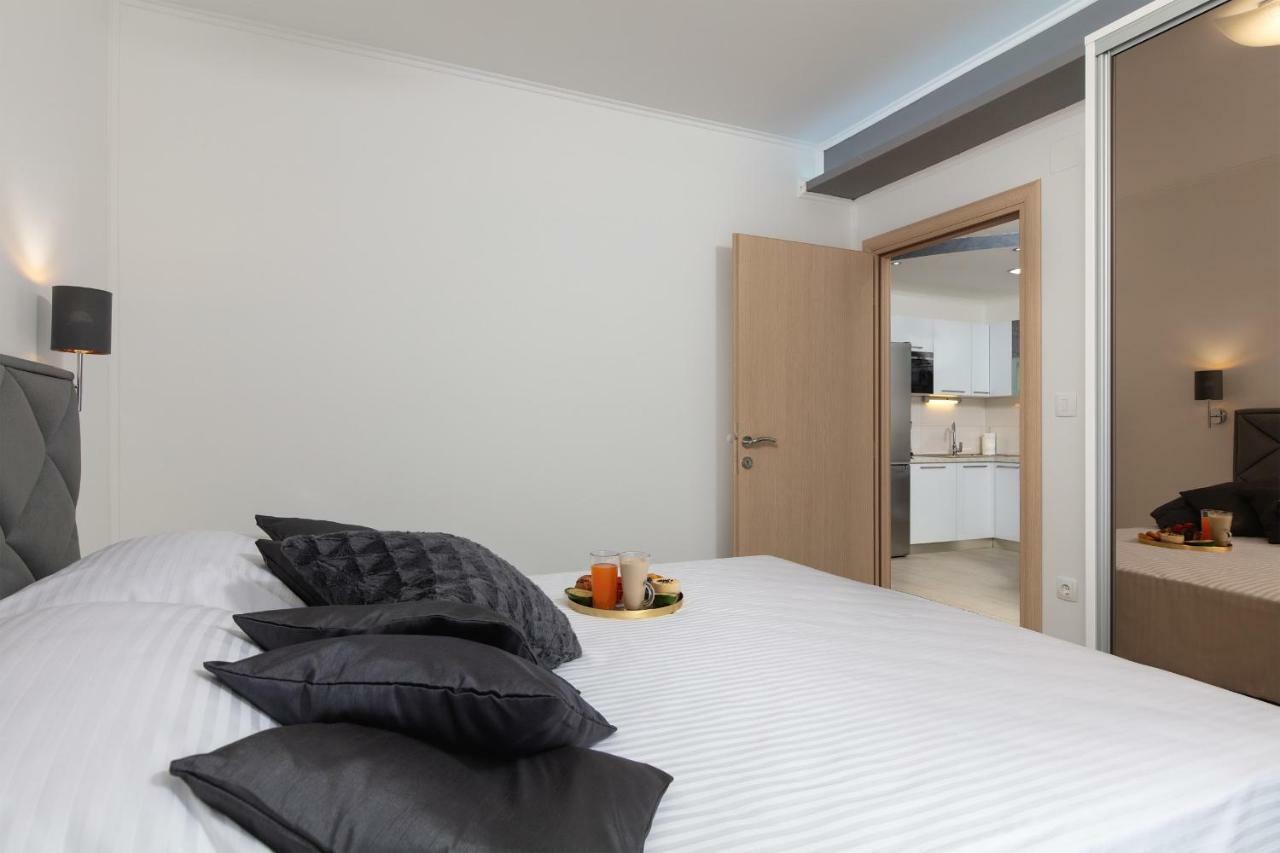 Villa Apartments Kordic Kaštela Екстериор снимка