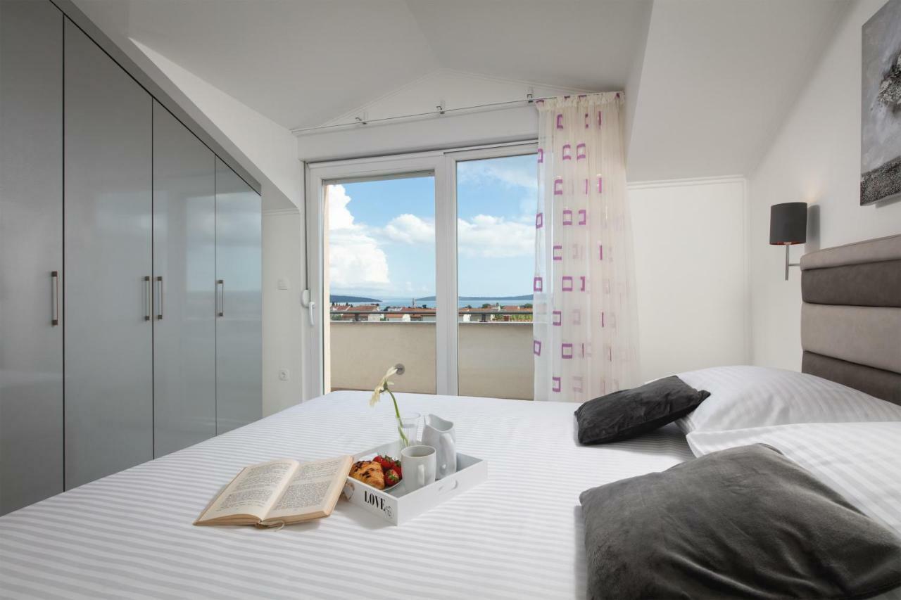 Villa Apartments Kordic Kaštela Екстериор снимка