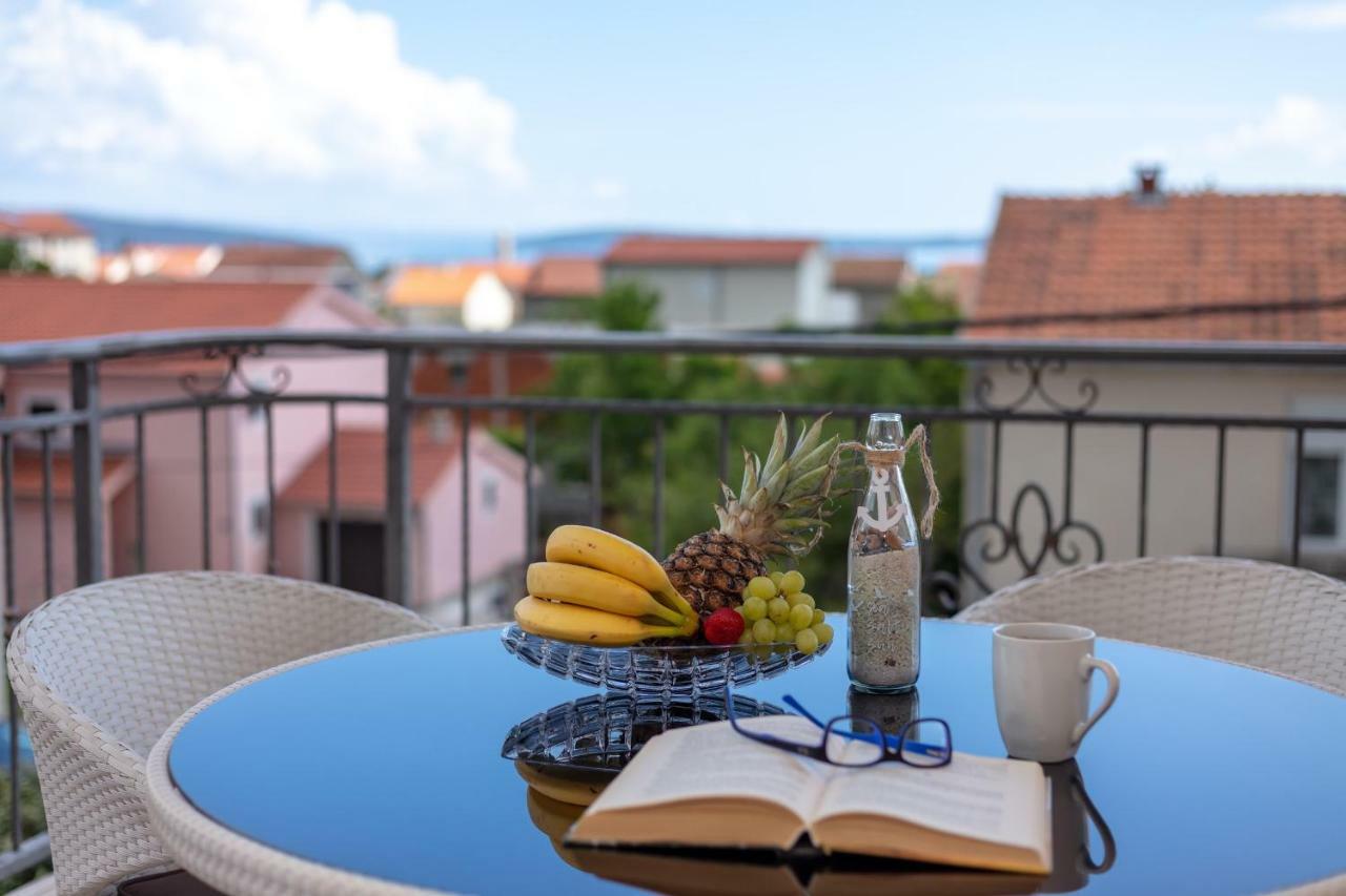 Villa Apartments Kordic Kaštela Екстериор снимка