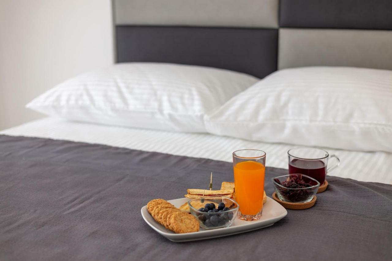 Villa Apartments Kordic Kaštela Екстериор снимка